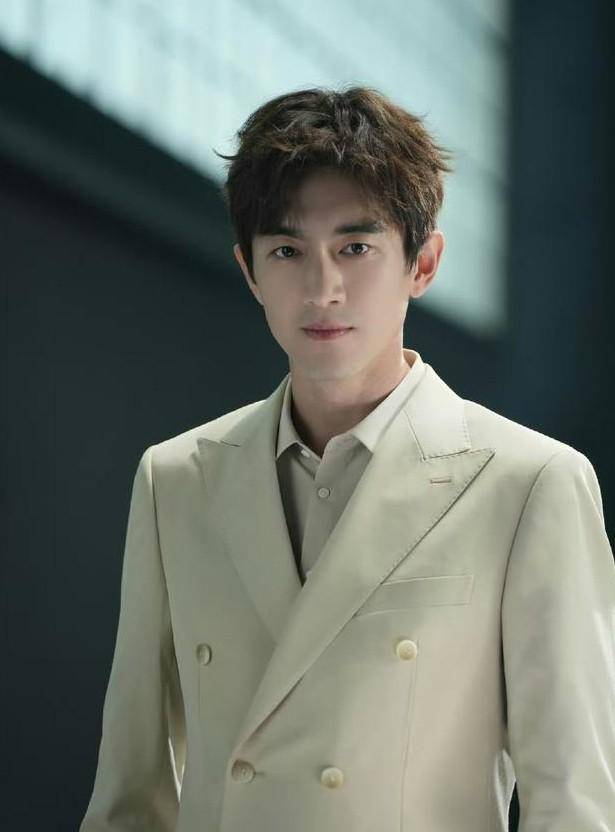 她是林更新最想挽回的一个前任,却在林更新开口前,和别人结了婚