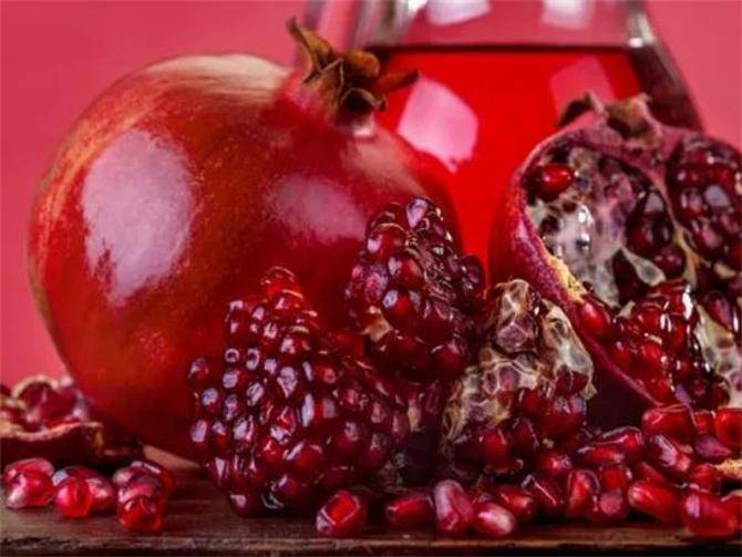 石榴几月份成熟？挑选石榴的几个小技巧，你知道吗？_搜狐网