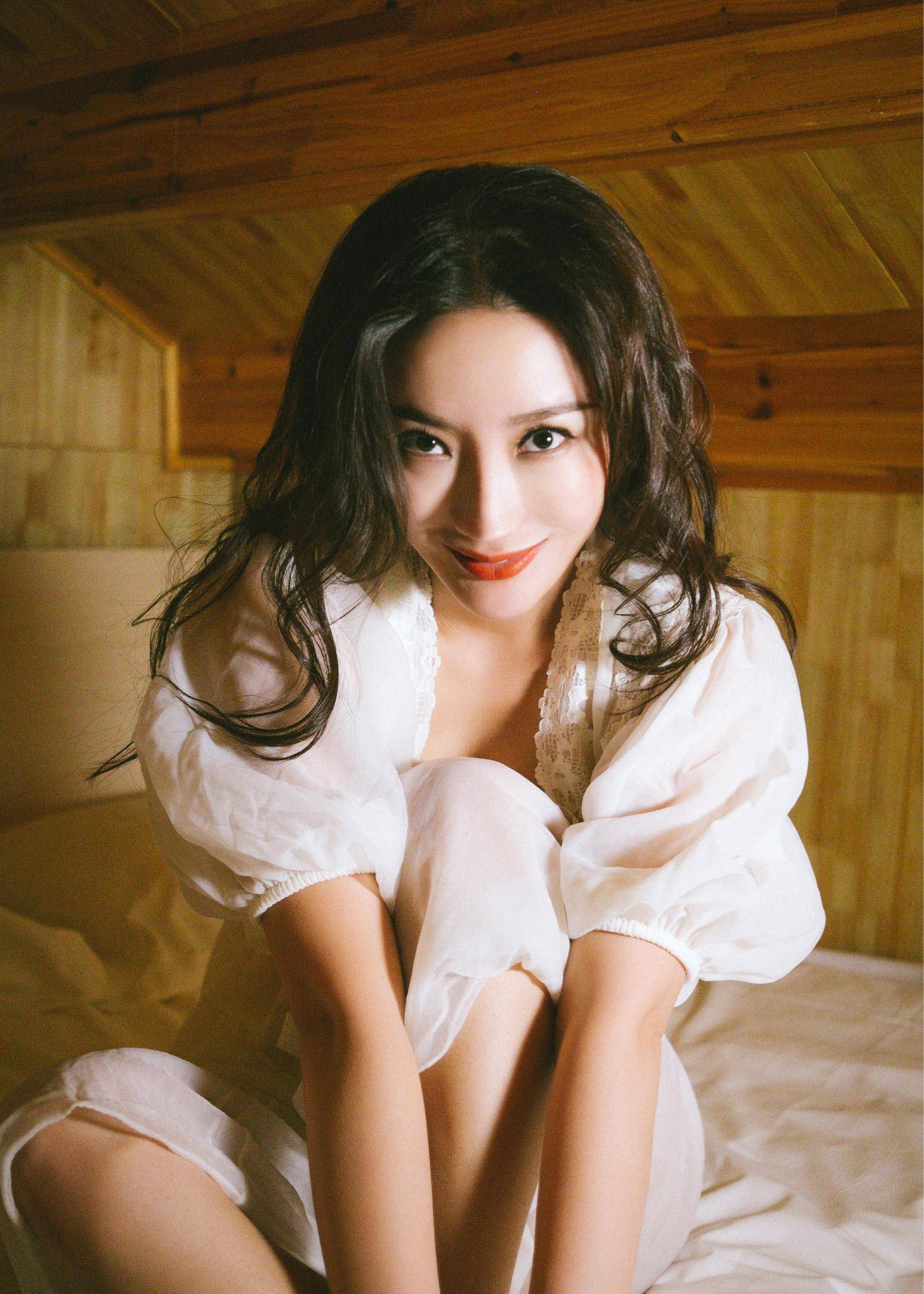 原创乳神王李丹妮因傲人身材成名却惨遭渣男利用现状如何