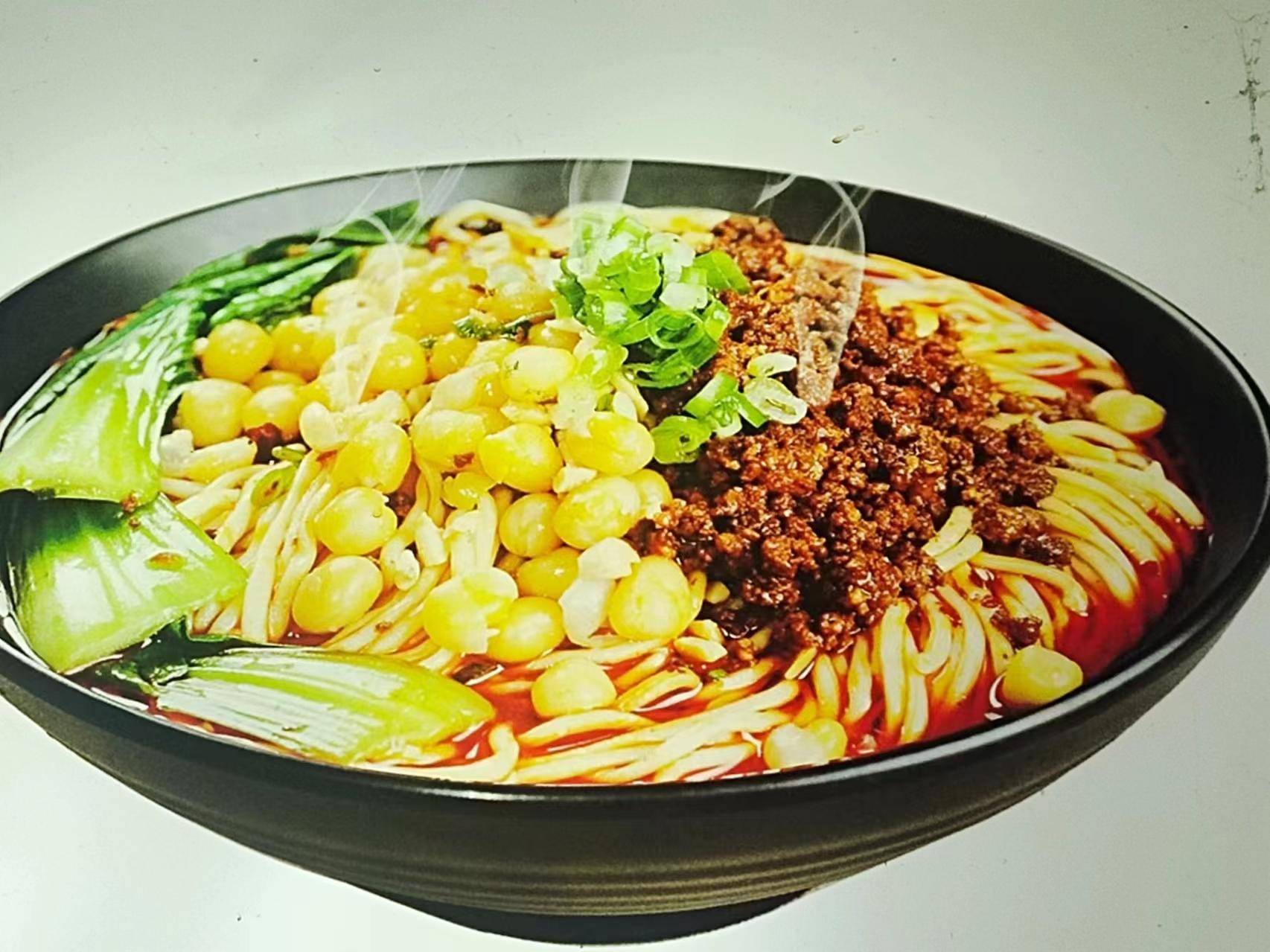 杨家坪步行街 这家"刀削王老面馆"吸引了无数食客