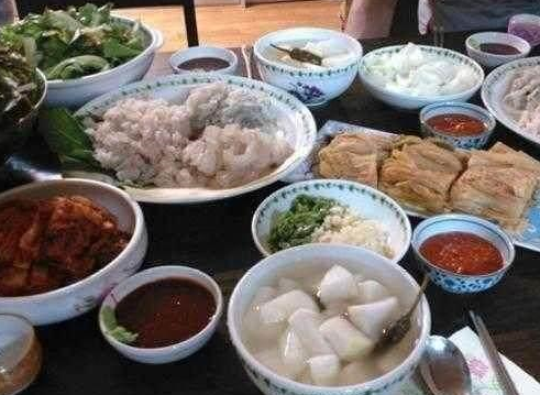   引起 韩国朋友让我去他家做客，用这样的食物招待我。我不想再去了！ 
