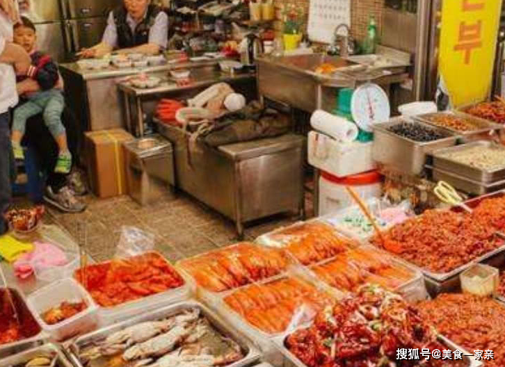   引起 人们常说韩国人没有肉吃。只有当他们到达韩国时，他们才知道人们吃得比我们好。 