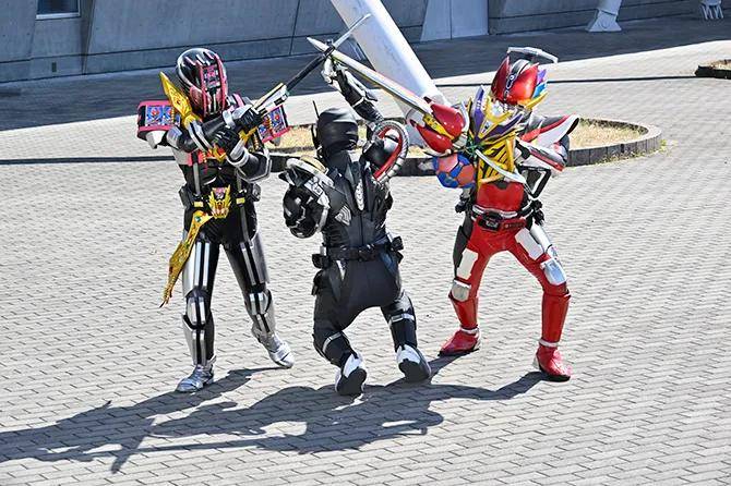 假面骑士gotchard第34话剧情简介,宝太郎和辉夜大战亚克