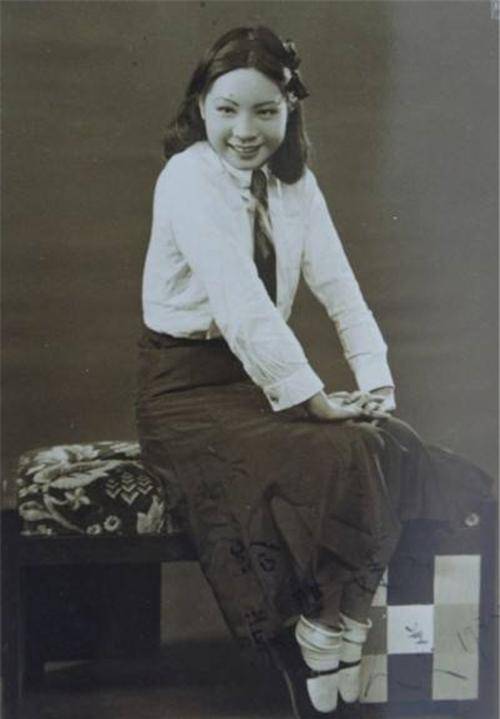 比如说明末清初的著名女子柳如是,她的名字就出自辛弃疾的词句"我见