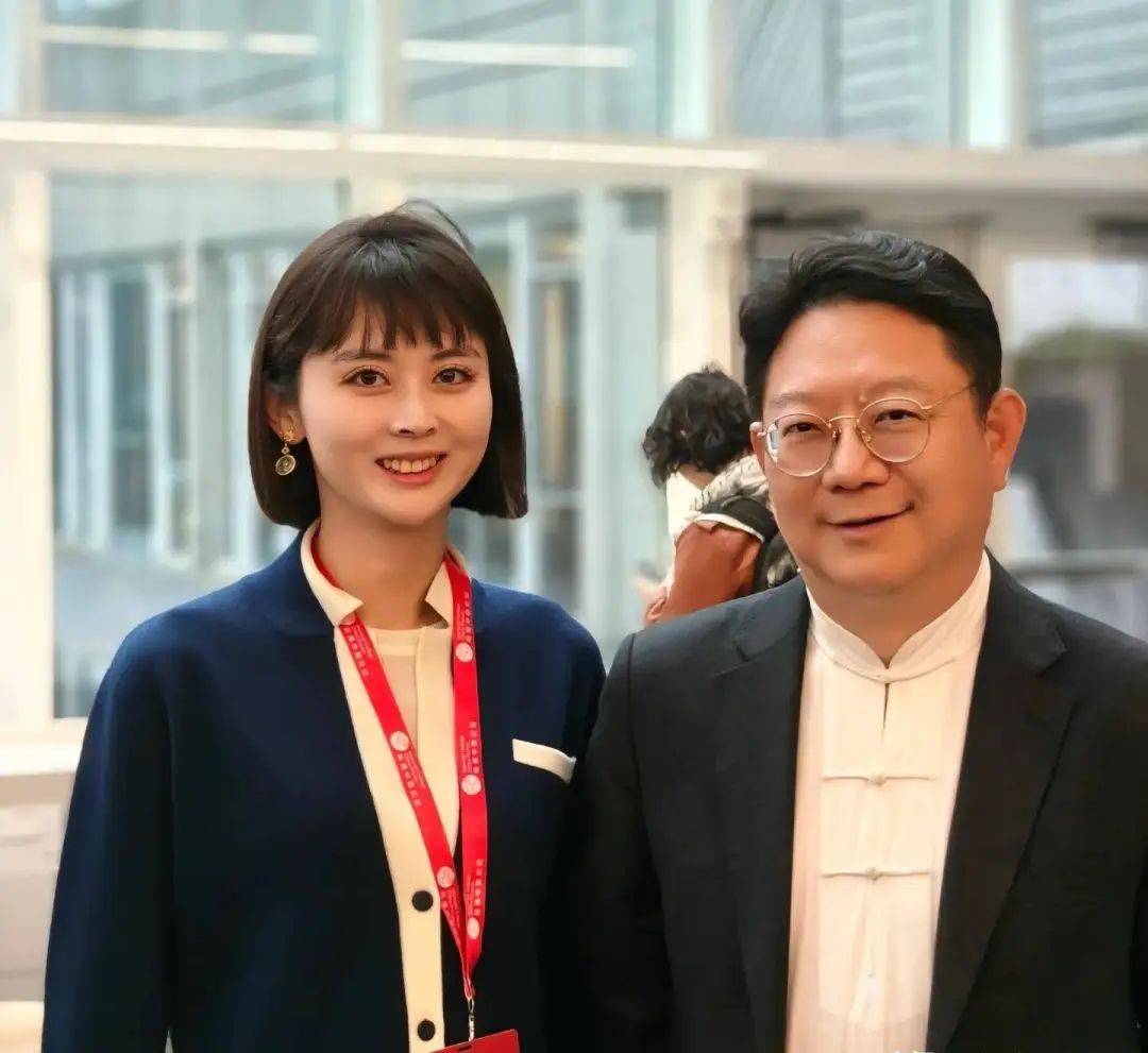 网红董太太连夜跑路:北京卫视重点报道 曾跟何猷君同框过(图10)