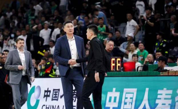 cba动态:杜锋遭处罚,李晓旭或报销赛季,北京首钢与邱天续约