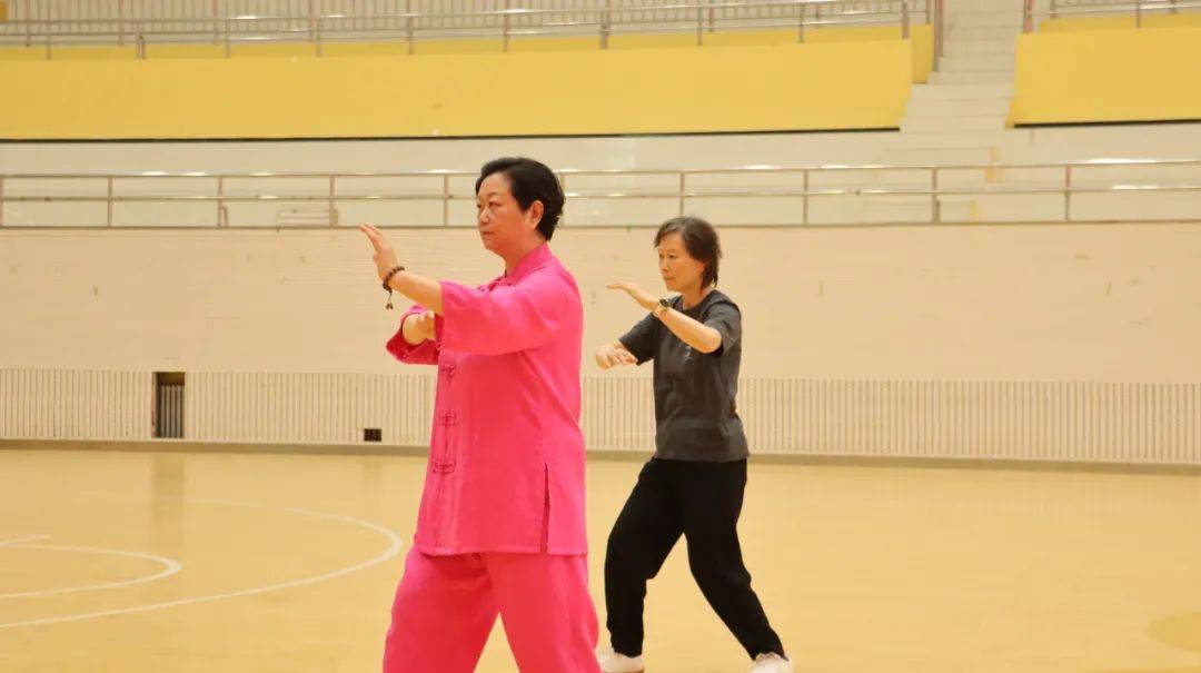 《石家庄日报》报道河北正定中学传统文化进校园活动_太极拳_教育