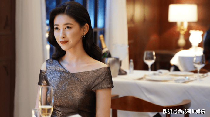 朱珠办二手集市,出售有价值的闲置物品,价格亲民获路人好评