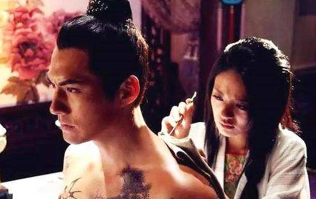 李师师为何对燕青情有独钟?具体原因有3个,第三条成熟女性都懂