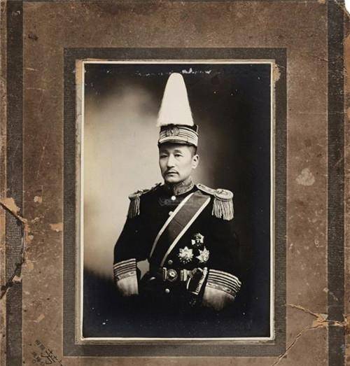 他娶了3位妻子,生前独宠三房,50岁临终留遗言:要和二房合葬_孙传芳