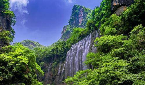 湖北一个瀑布,声势浩大,气势磅礴,是长江三峡文化的重要载体