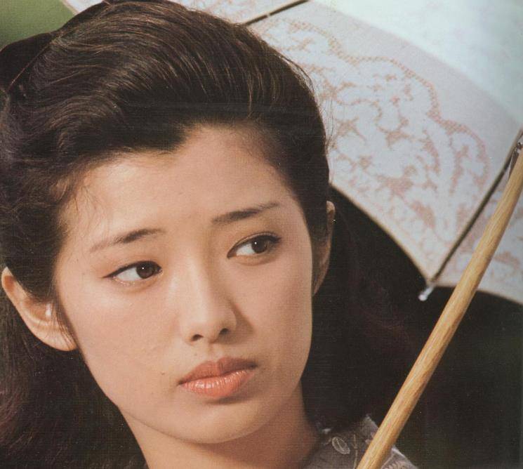 64岁山口百惠美人迟暮,70岁三浦友和依旧很帅,43年婚姻从不吵架