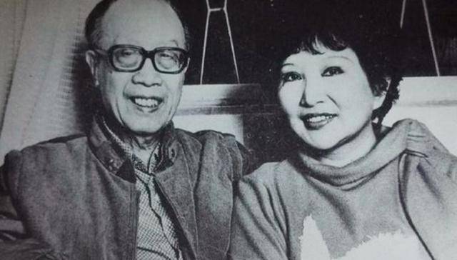 程季淑:"实秋你鞋带开了,我给你系一下",谁知一低头天人永隔_梁实秋