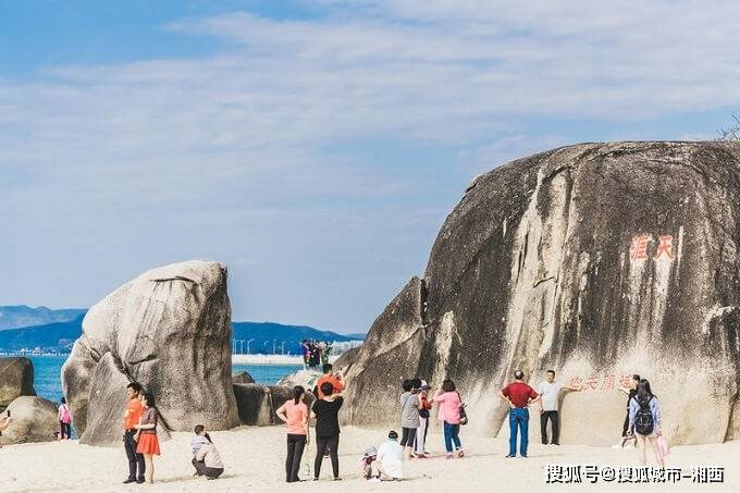 去三亚旅游报团多少钱一个人,去三亚一趟一个人会花多少钱_海南_景区