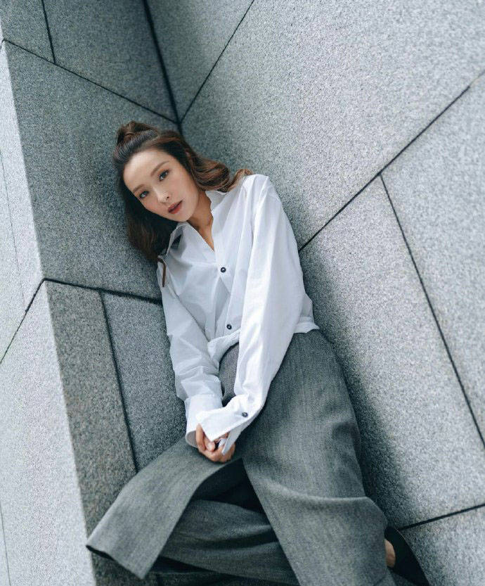 靠意志力支撑照常开工,因一事不愿参加选美_李佳芯_公司_竞选