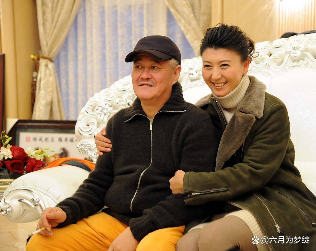 她却忘恩负义背叛我上位_闫学晶_婚姻_观众