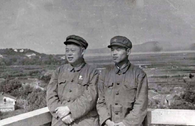 他从警卫员升为大军区级炮兵司令员,为何担任3年就退居二线了