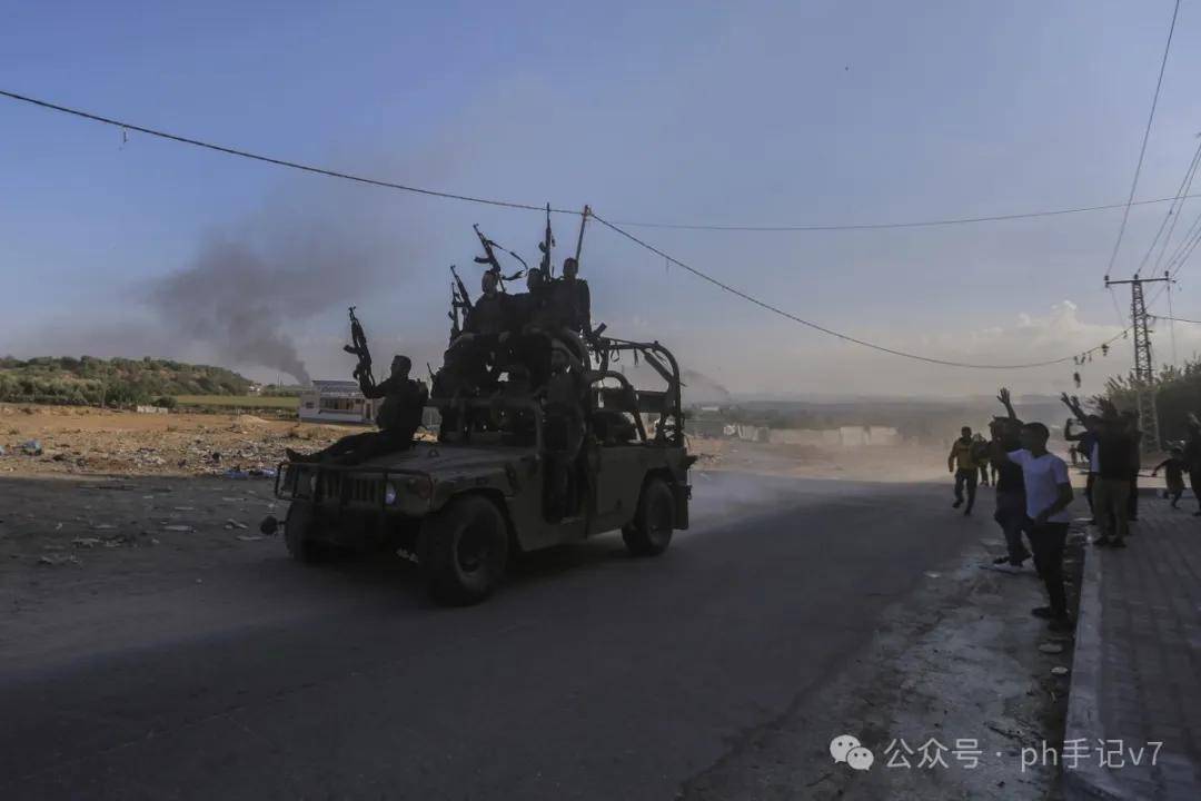 美联社的专题摄影奖作品另文再发.