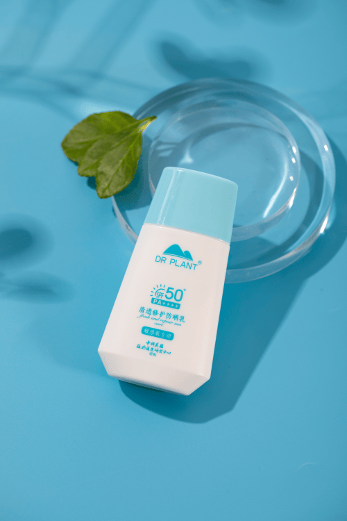 植物医生清透修护防晒乳,让敏感肌肤也能自由呼吸