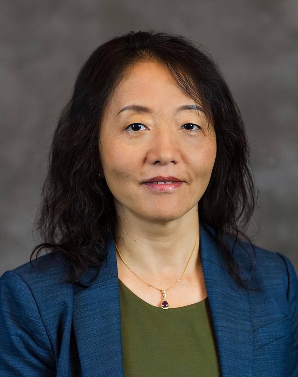 22年华裔女博士李燕,因物业费和美国警察对峙,最终被乱枪击杀