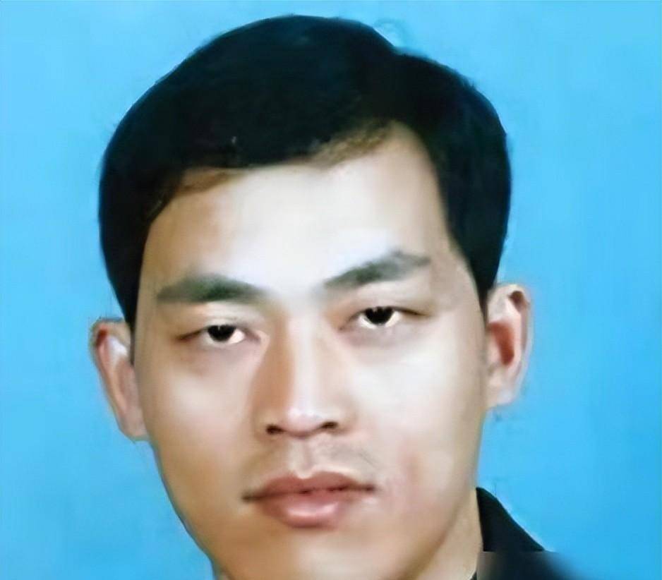 1997年,江西悍匪万光旭,一夜之间连杀5名警察,结局如何?