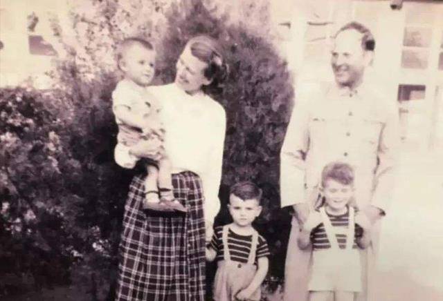 1939年白求恩临终前,给好友写信恳求:请给我的离婚妻子拨一笔钱
