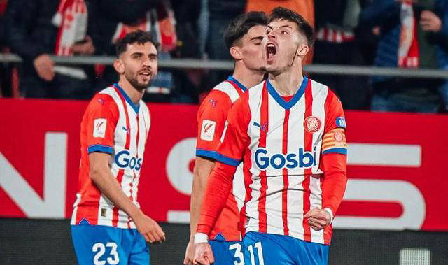 赫罗纳逆袭巴萨,首登欧冠,驰援皇马夺冠盛举_本赛季__