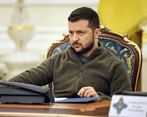 乌克兰真无兵可用了,总司令向总统打申请,调警察去前线作战