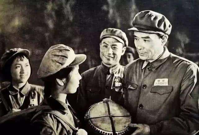 参考资料《英雄儿女王芳的原型—解秀梅》回到家乡后,解秀梅被誉为"