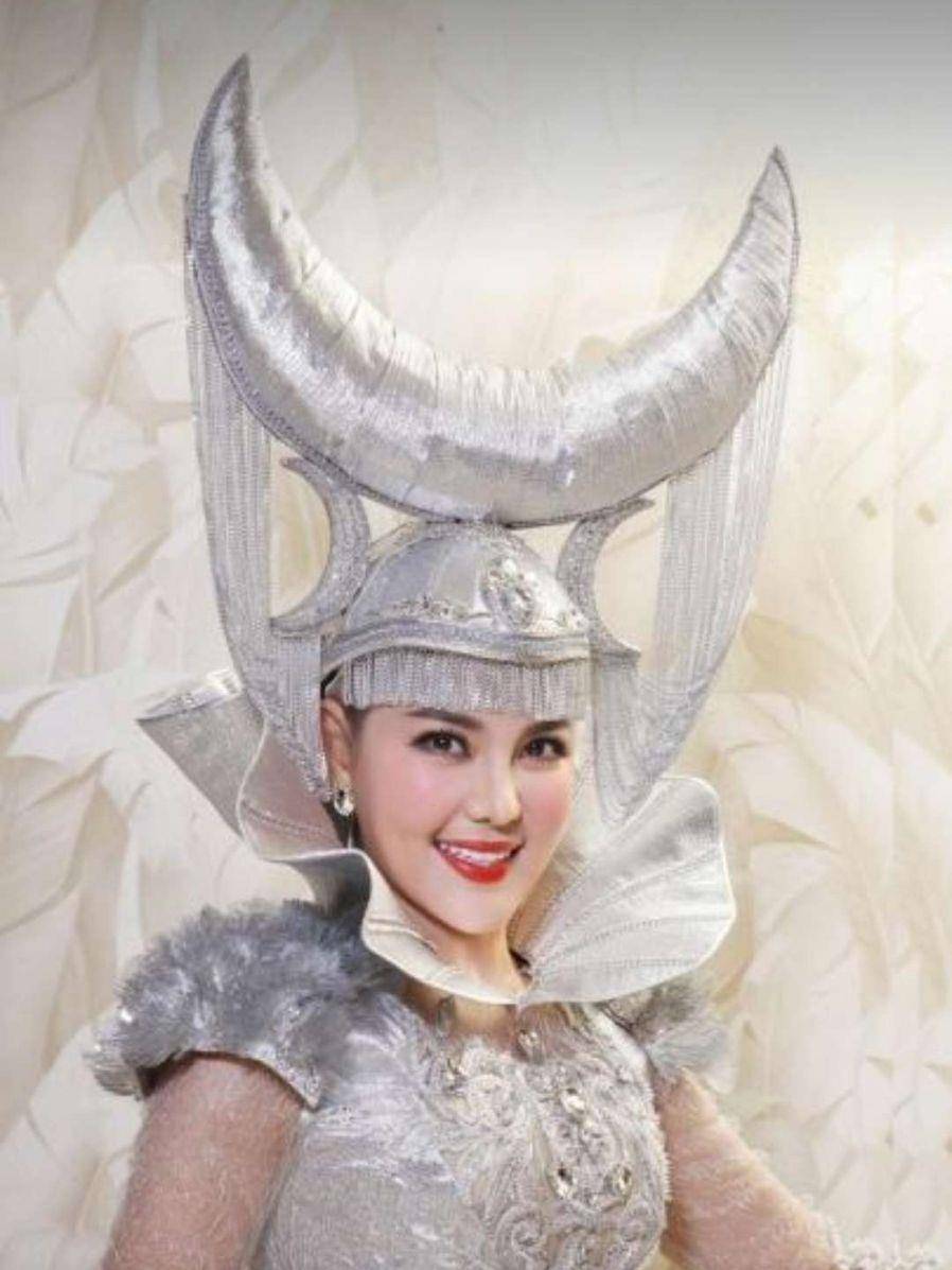 "躲汉子"乌兰图雅:事业有成却至今单身,令父母既骄傲又烦恼