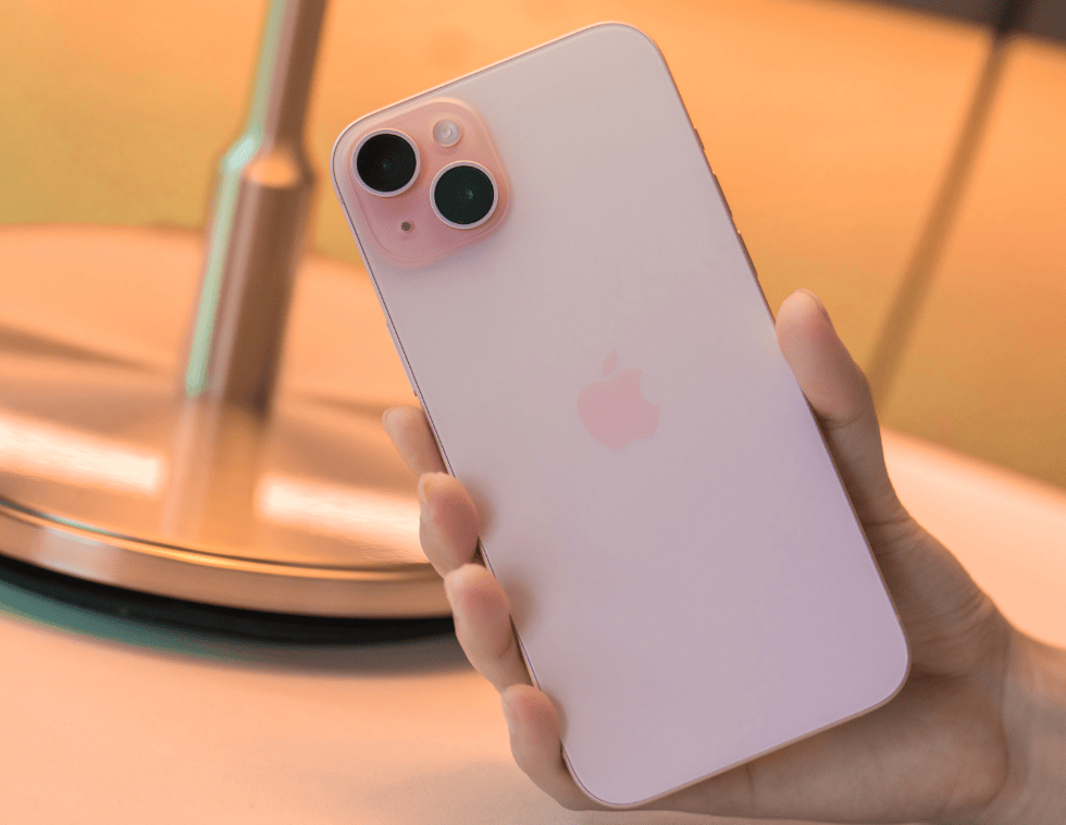 低至5338元,iphone15plus又降了,256gb更亲民了,性价比更高了