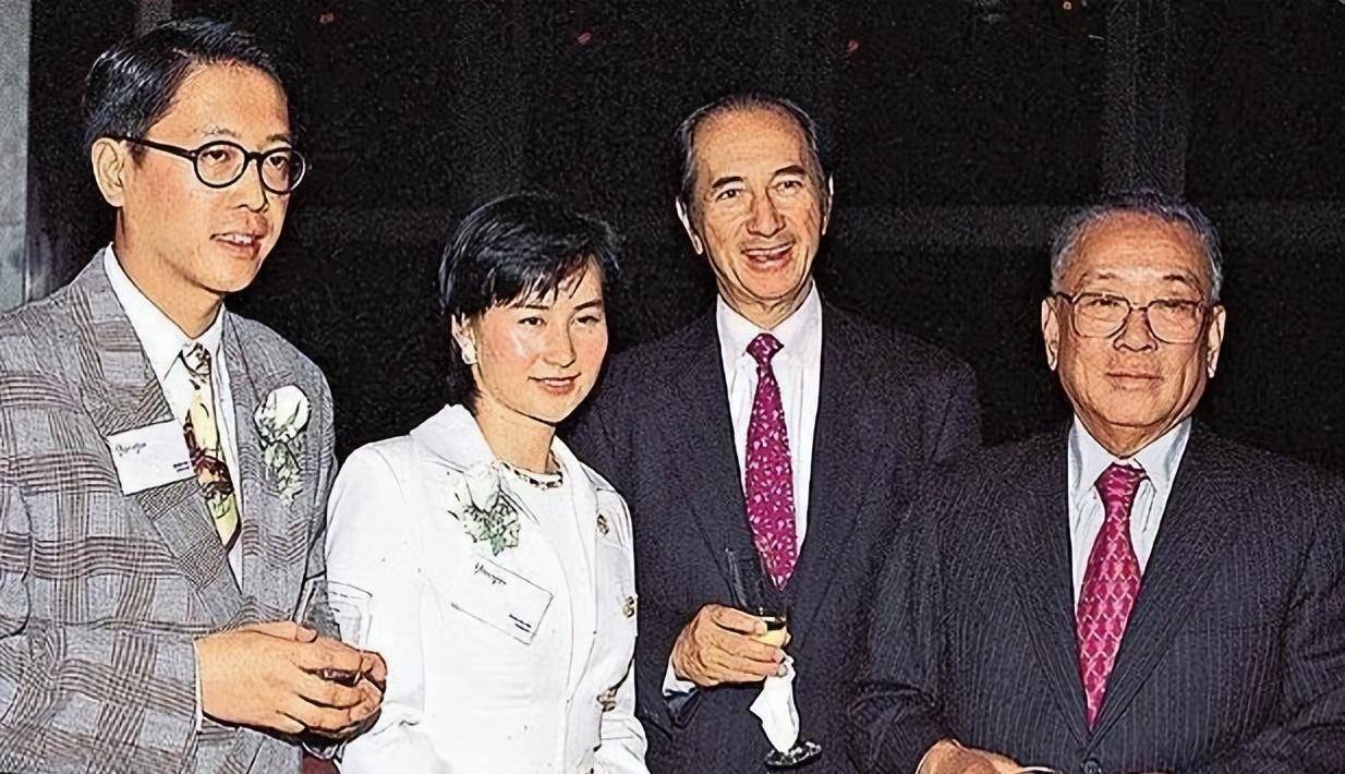 何超琼和许晋亨:离婚23年,一个49岁当爸爸,一个61岁未婚没孩子