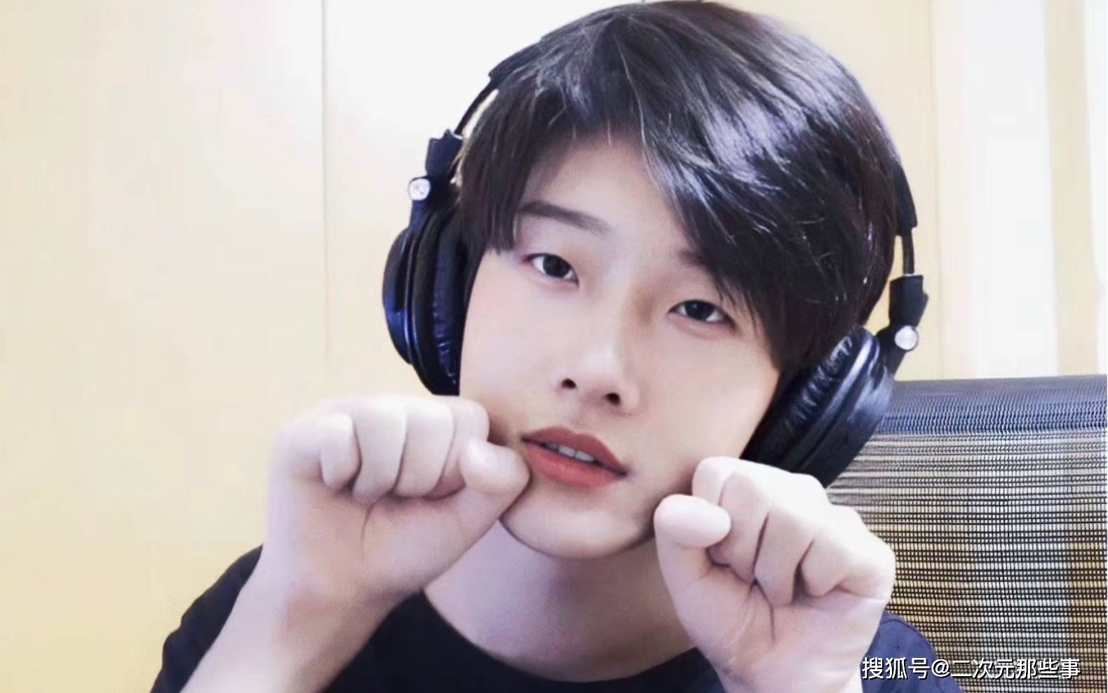 百大up主花少北官宣恋情翻车,现女友账号被扒出,评论区直接沦陷