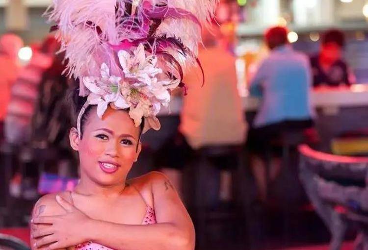 从事风俗业的泰国人妖,光鲜亮丽的背后,他们的生活到底有多惨?