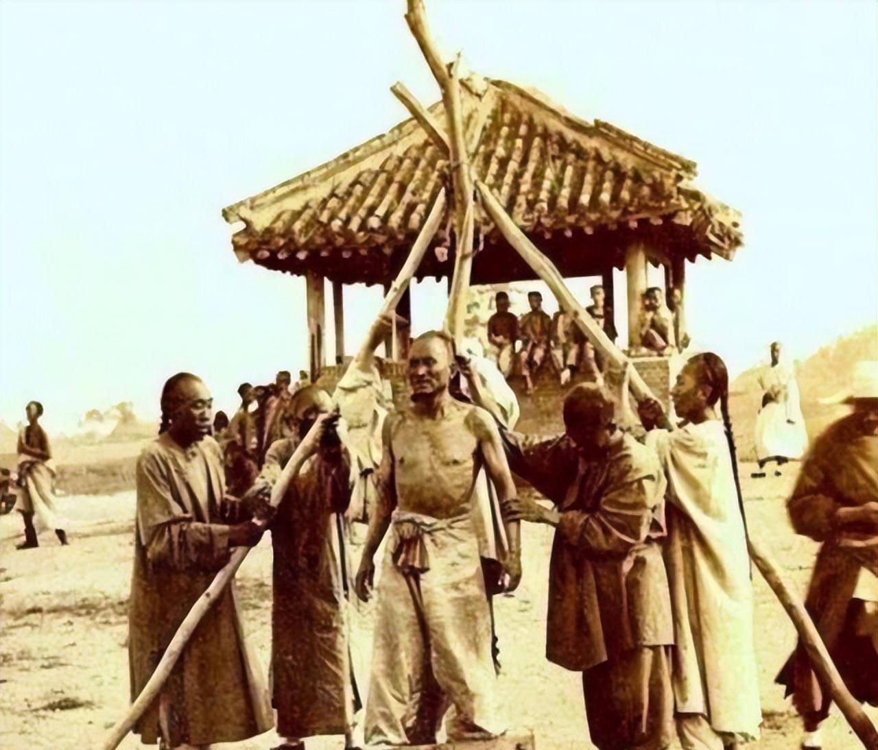 1905年4月,符珠哩因以下乱上,杀害自己的主子(蒙古王子)而被判处凌迟