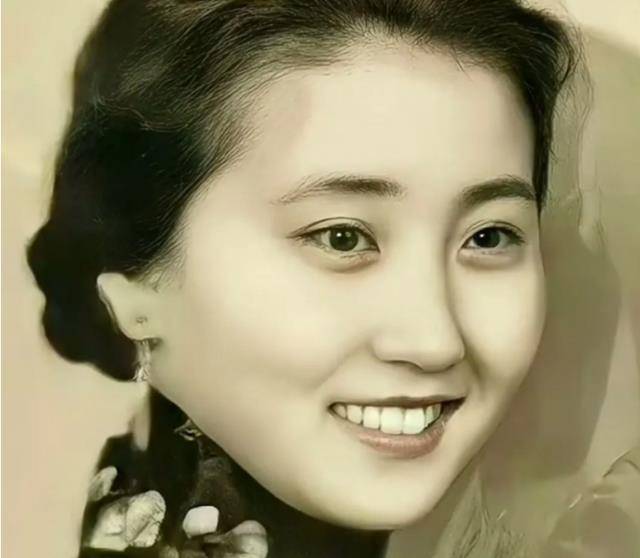 钱学森36岁未婚配,妹妹为他介绍对象,他红着脸道:不如你嫁给我