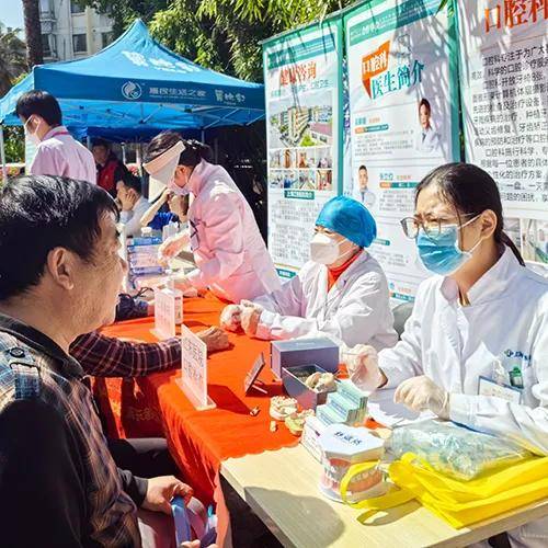 给出有针对性的日常保健养生建议;口腔科李丽丽医师传递口腔健康理念