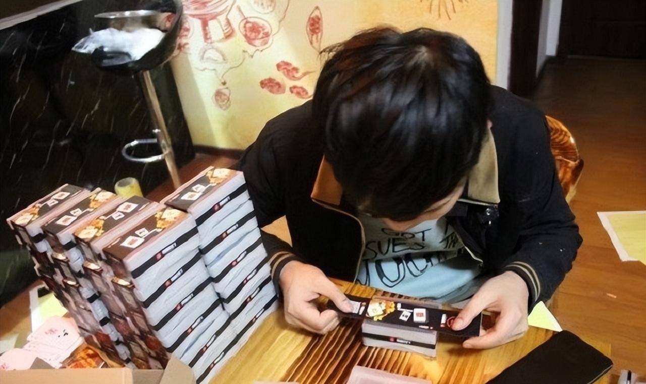 2017年小伙因麻将馆收费贵,发明了纸牌麻将,有人欲出50万买专利