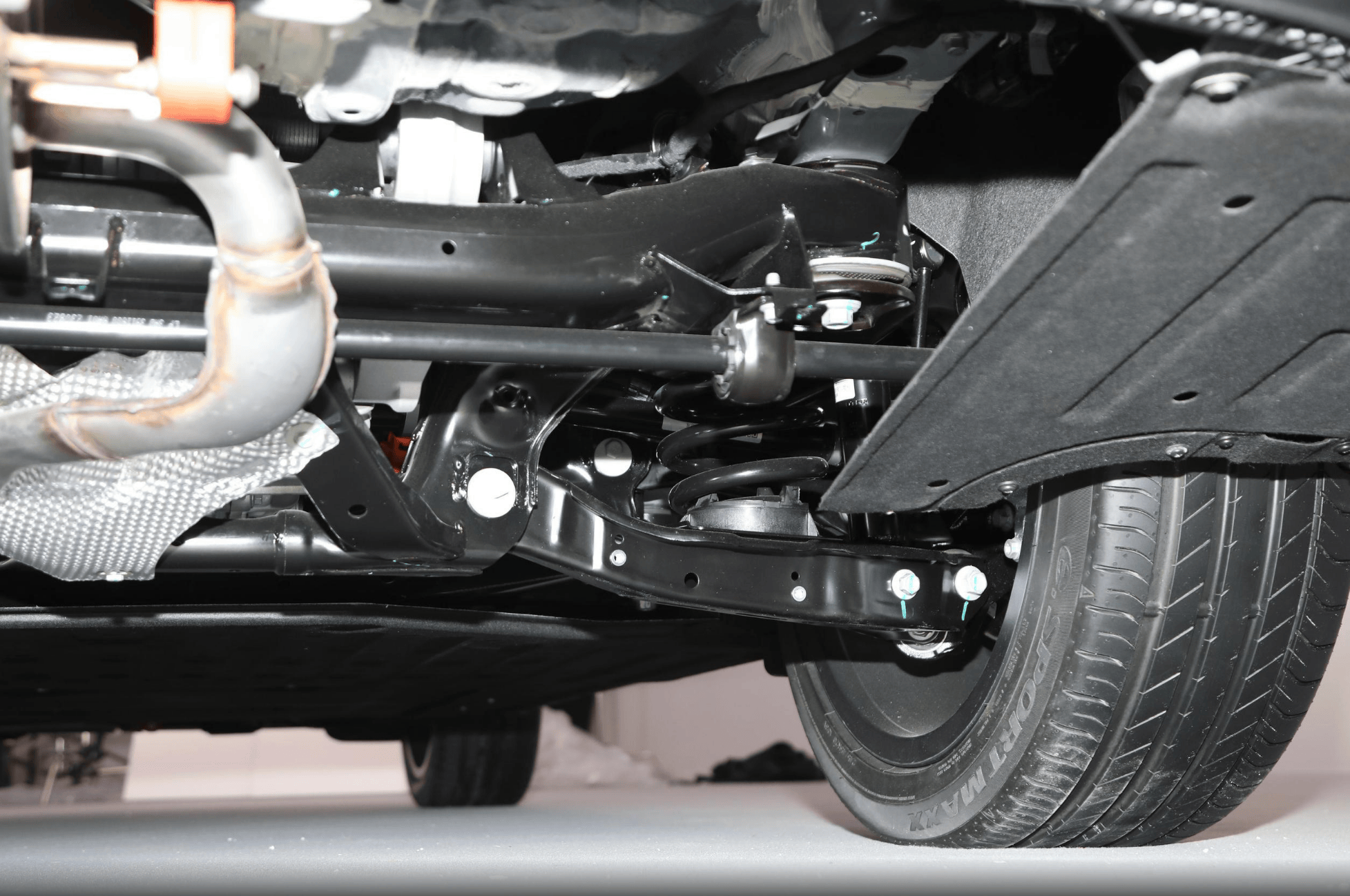 零跑c10与理想l7,谁的设计更吸引年轻人?