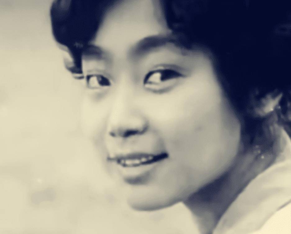 她是女排唯一五冠王,退役经商身家上亿,女儿是清华博士_梁艳_天赋