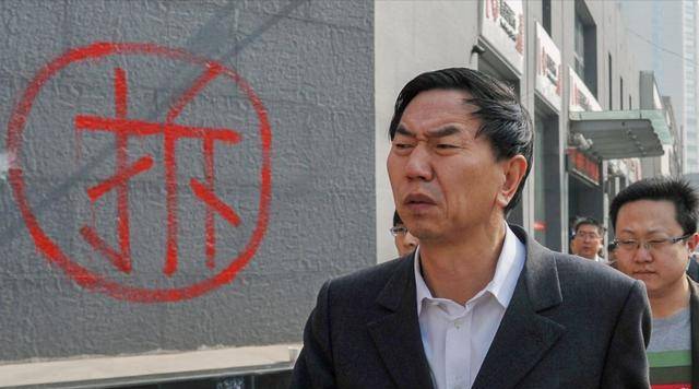 耿彦波市长:从"耿疯子"到"耿菩萨",离任时上千市民上街挽留