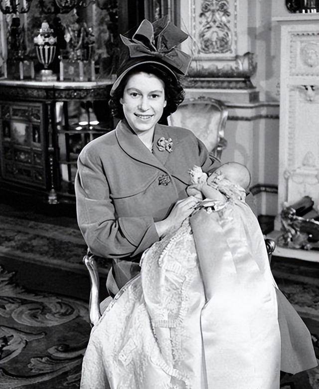 长寿的王太后,活到101岁!曾对菲利普不满,坚决不让卡米拉进门
