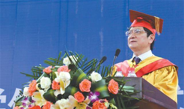 浙大网红教授郑强,"没出息"的儿子被开除两次,却考上985大学