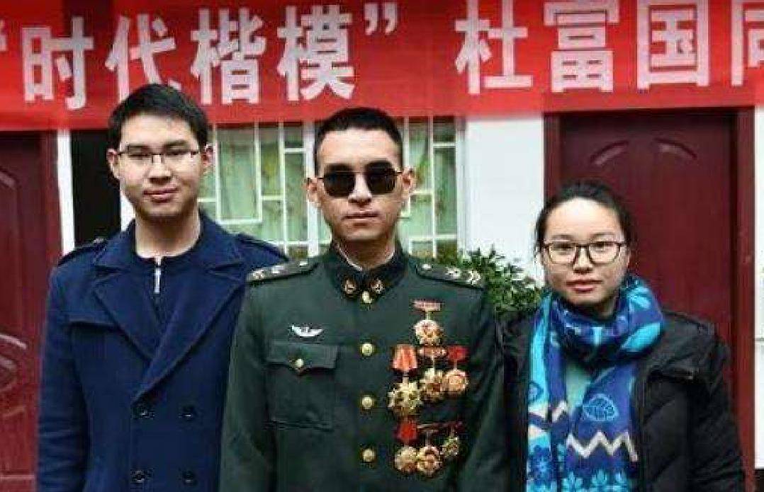 "排雷英雄"杜富国,和平年代荣获一等功,享受什么待遇?