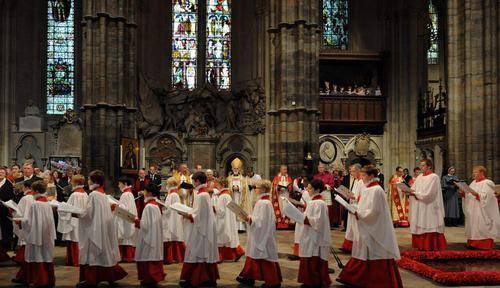 被教会"掌控"中世纪,为何会兴起公会议主义运动,"叫板"教会?