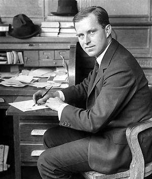 从英国交际花到总统"教母",半生靠男人上位,半生政坛大放异彩