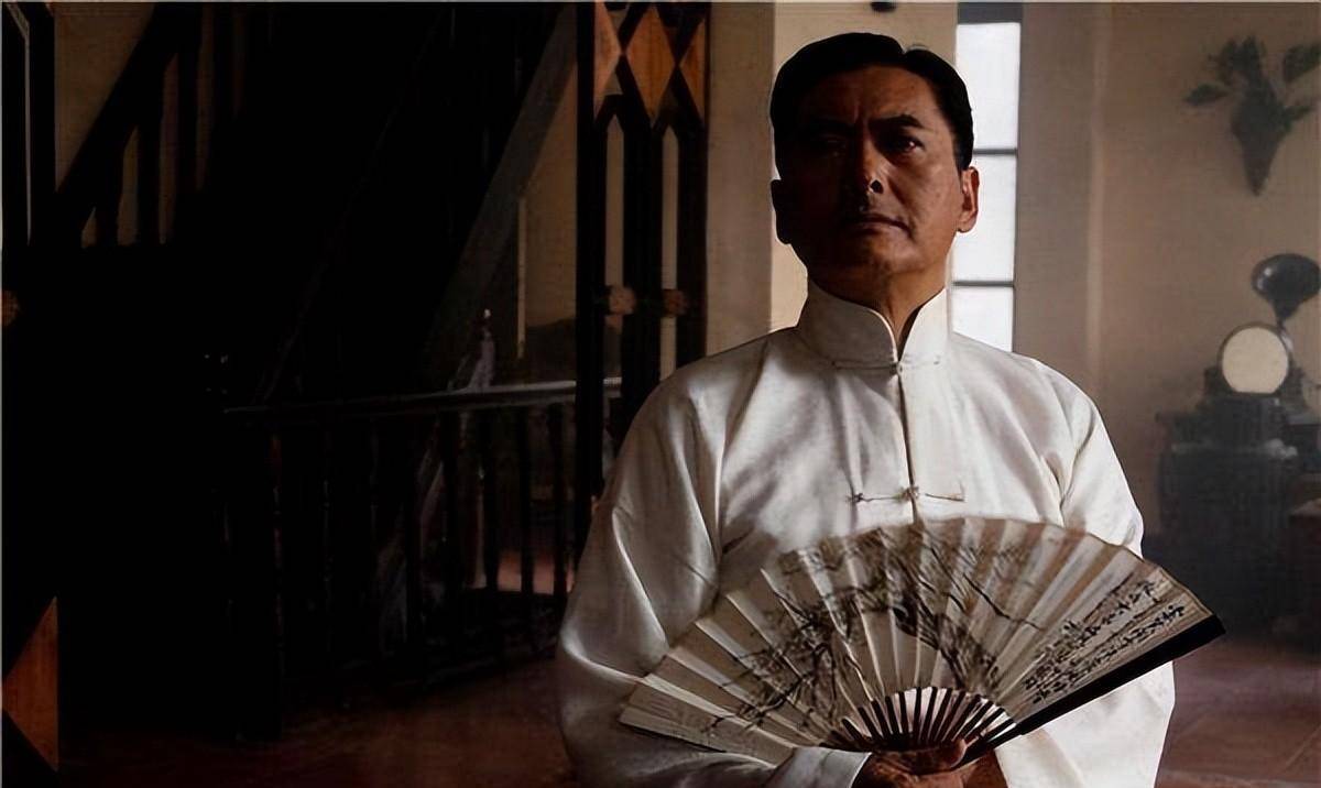 西北的黄四郎们有多嚣张 县长看他们脸色 西北军都在他们手上吃大亏