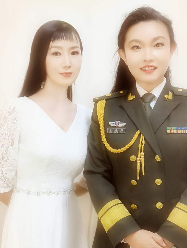 歌手赵慧2024cctv七彩星球爱在天地间五一国际盛典荣获艺术家金奖