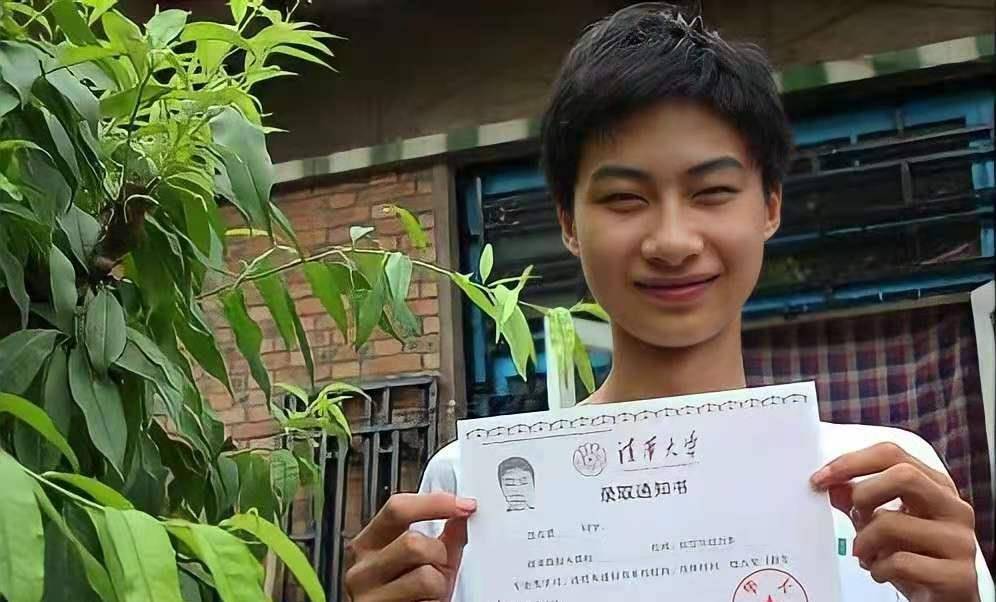 校长亲自拜访,进门后为何扭头离开?