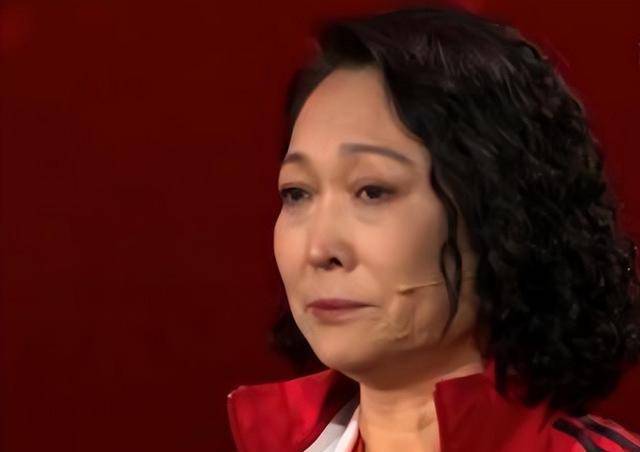 曹慧英:女排五连冠功臣之一,为女儿移民加拿大,如今是首席富姐